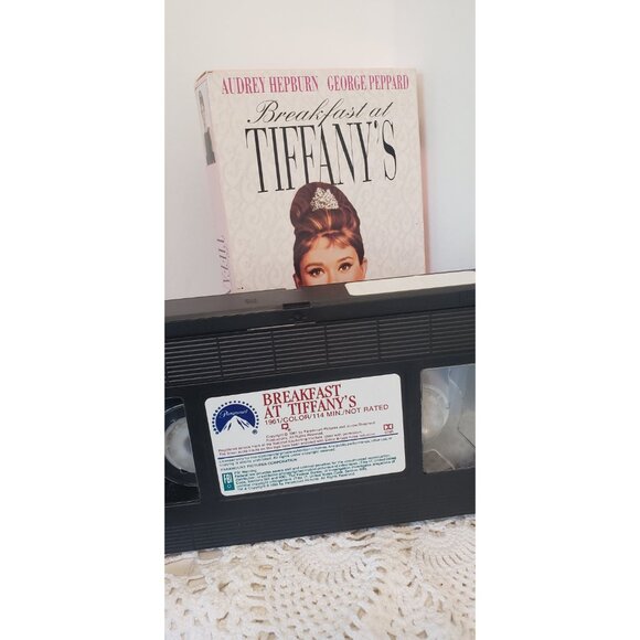 Breakfast at Tiffany's Audrey Hepburn Vintage VHS Movie - Picture 9 of 10